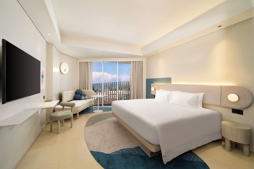Centara Karon Resort Phuket — Hotel rooms in Karon, Phuket Province