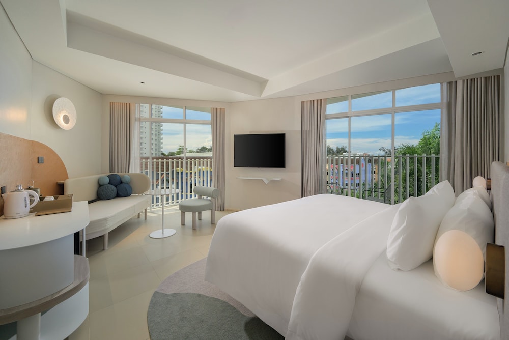 Centara Karon Resort Phuket — Hotel rooms in Karon, Phuket Province