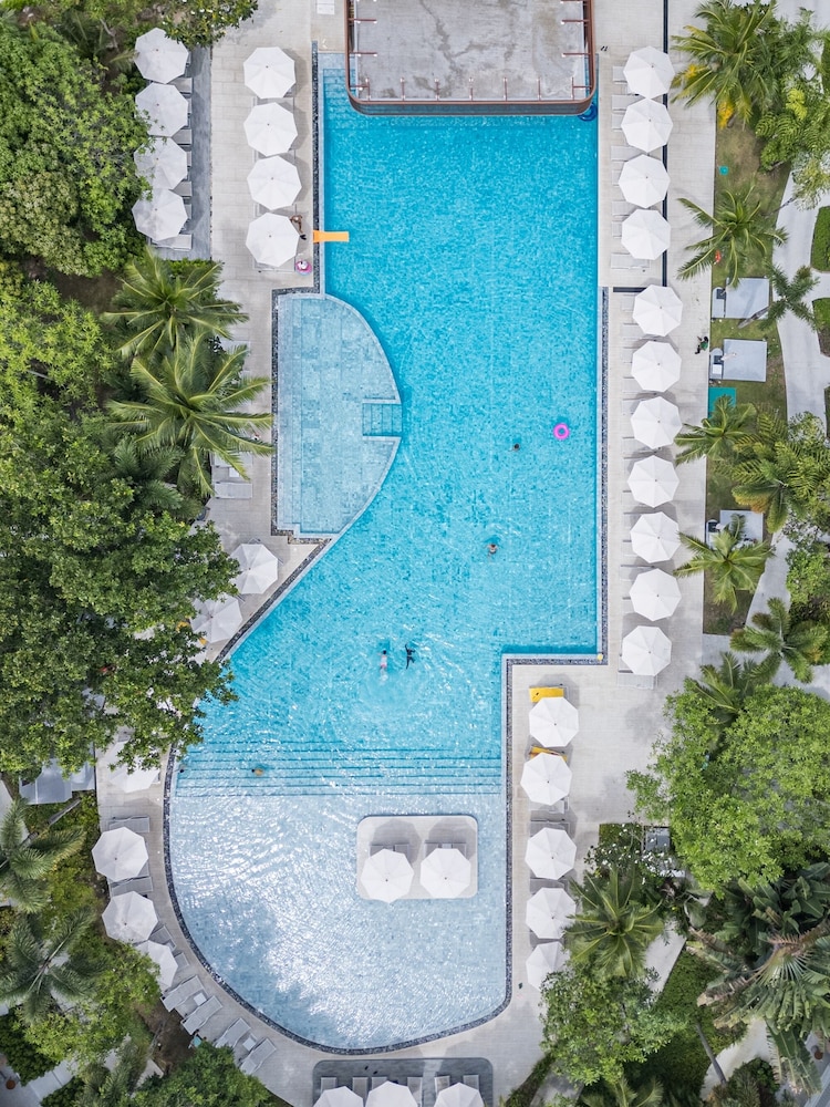 Centara Karon Resort Phuket — Swimming pool in Karon, Phuket Province