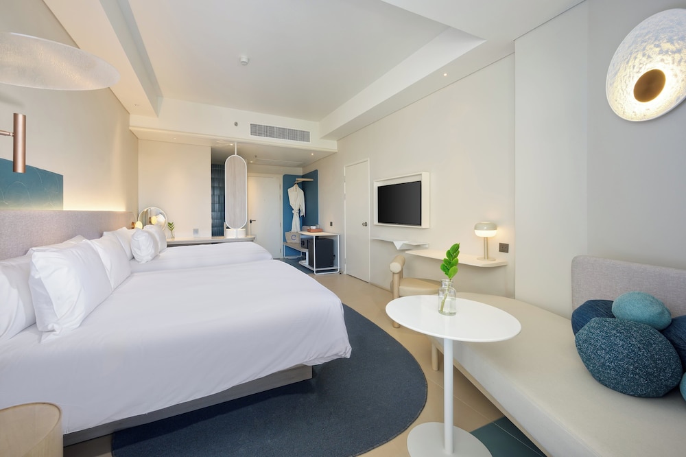 Centara Karon Resort Phuket — Hotel rooms in Karon, Phuket Province