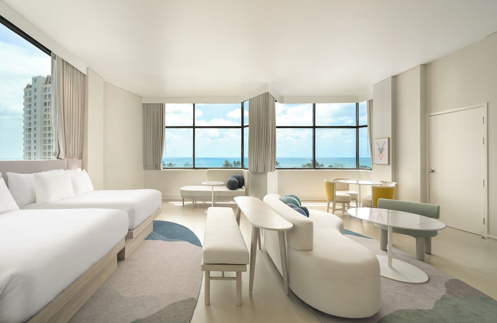 Centara Karon Resort Phuket — Hotel rooms in Karon, Phuket Province