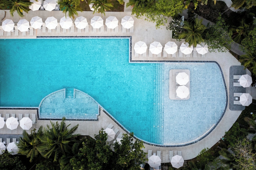 Centara Karon Resort Phuket — Swimming pool in Karon, Phuket Province
