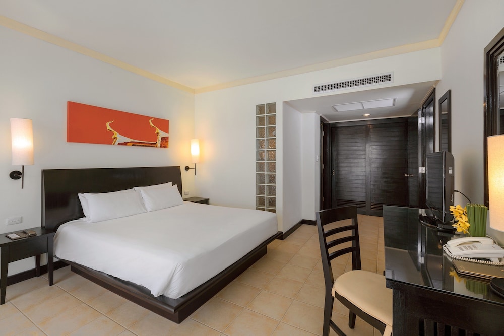Centara Kata Resort Phuket — Hotel rooms in Karon, Phuket Province