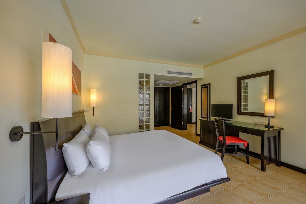 Centara Kata Resort Phuket — Hotel rooms in Karon, Phuket Province