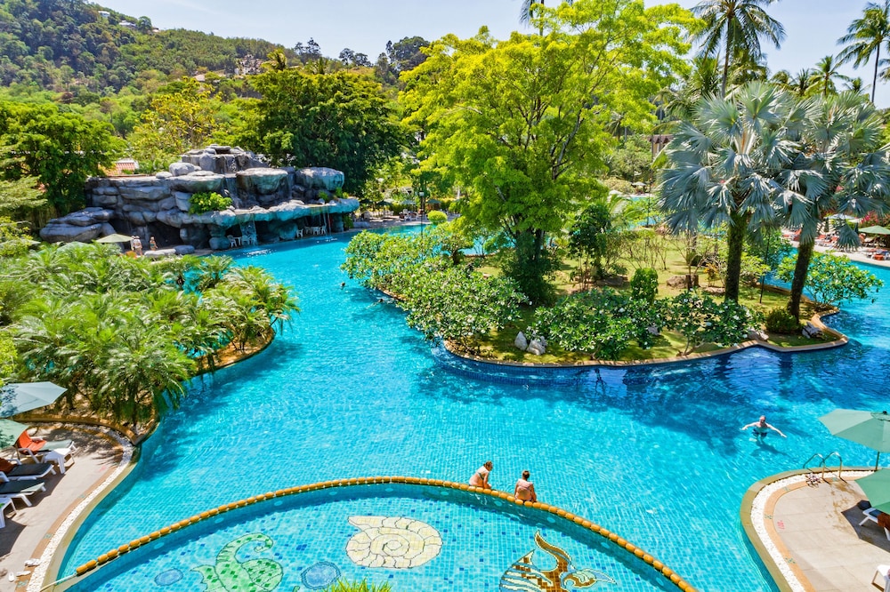 Duangjitt Resort, Phuket — Swimming pool in Patong Beach, Phuket Province