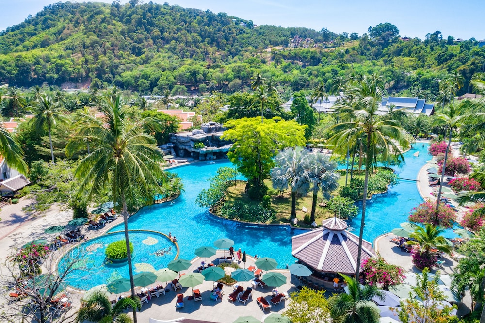 Duangjitt Resort, Phuket — Swimming pool in Patong Beach, Phuket Province
