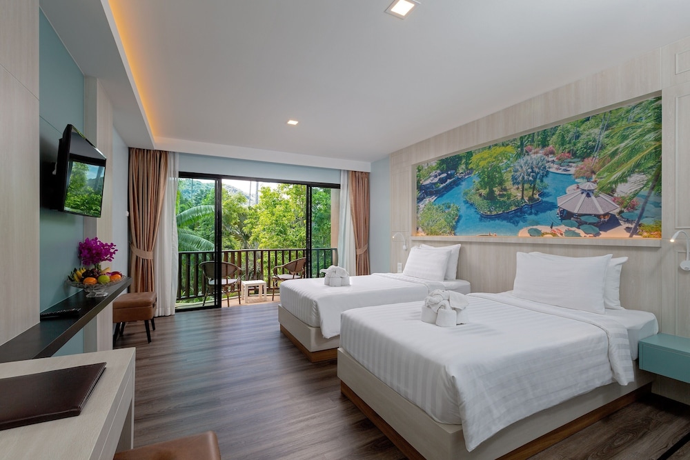 Duangjitt Resort, Phuket — Hotel rooms in Patong Beach, Phuket Province