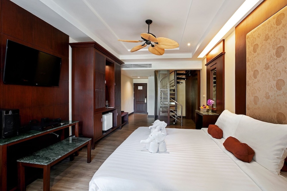 Duangjitt Resort, Phuket — Hotel rooms in Patong Beach, Phuket Province