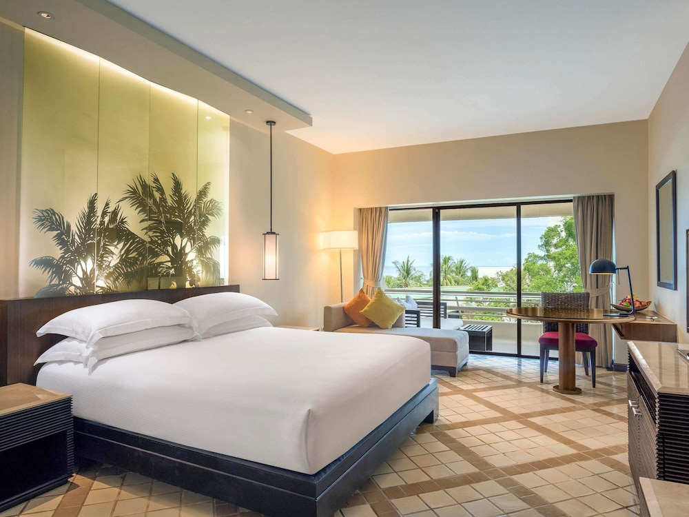 Pullman Phuket Karon Beach Resort — Hotel rooms in Karon, Phuket Province