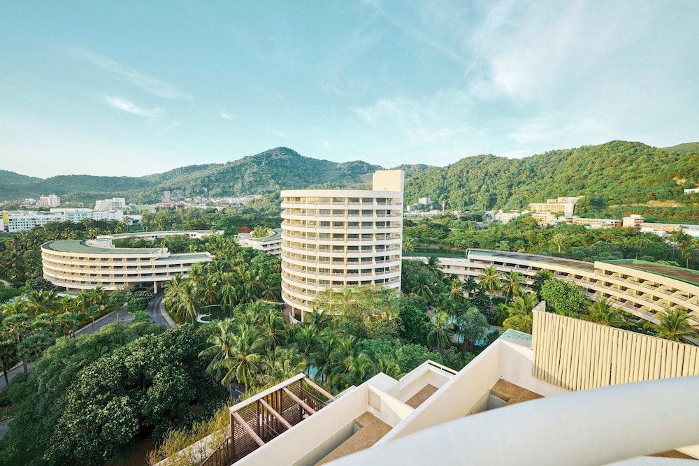 Pullman Phuket Karon Beach Resort — Hotel building in Karon, Phuket Province