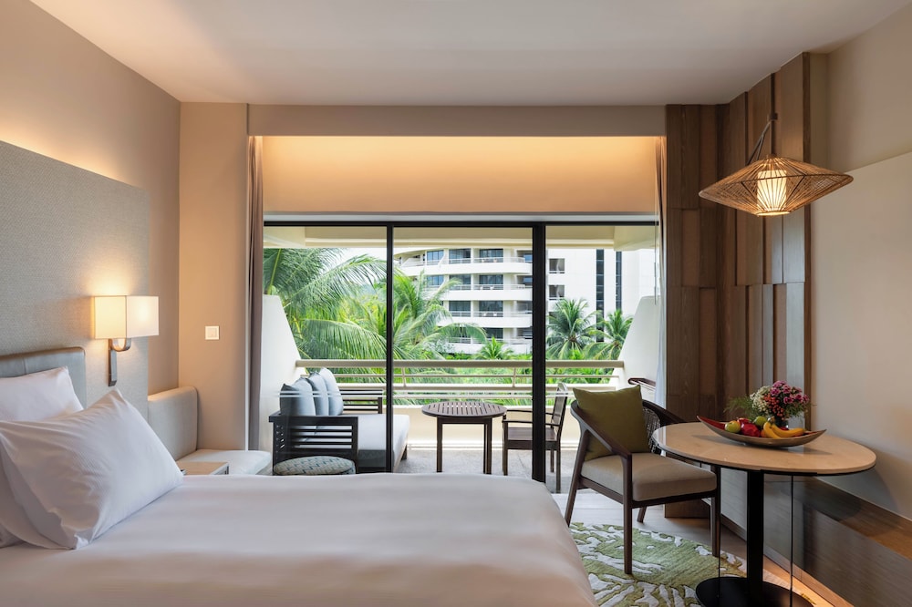 Pullman Phuket Karon Beach Resort — Hotel rooms in Karon, Phuket Province