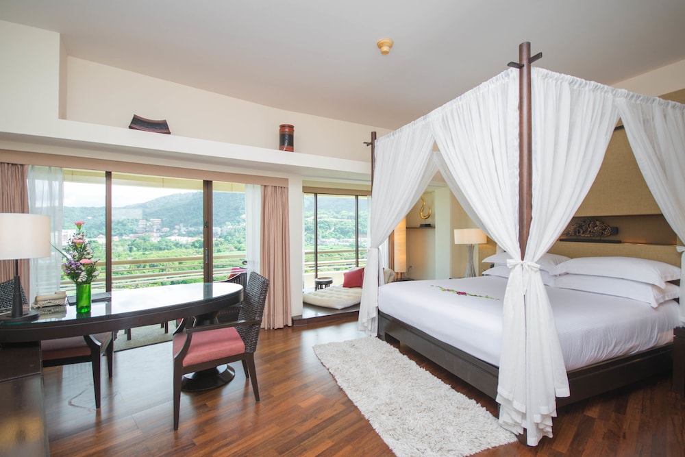 Pullman Phuket Karon Beach Resort — Hotel rooms in Karon, Phuket Province