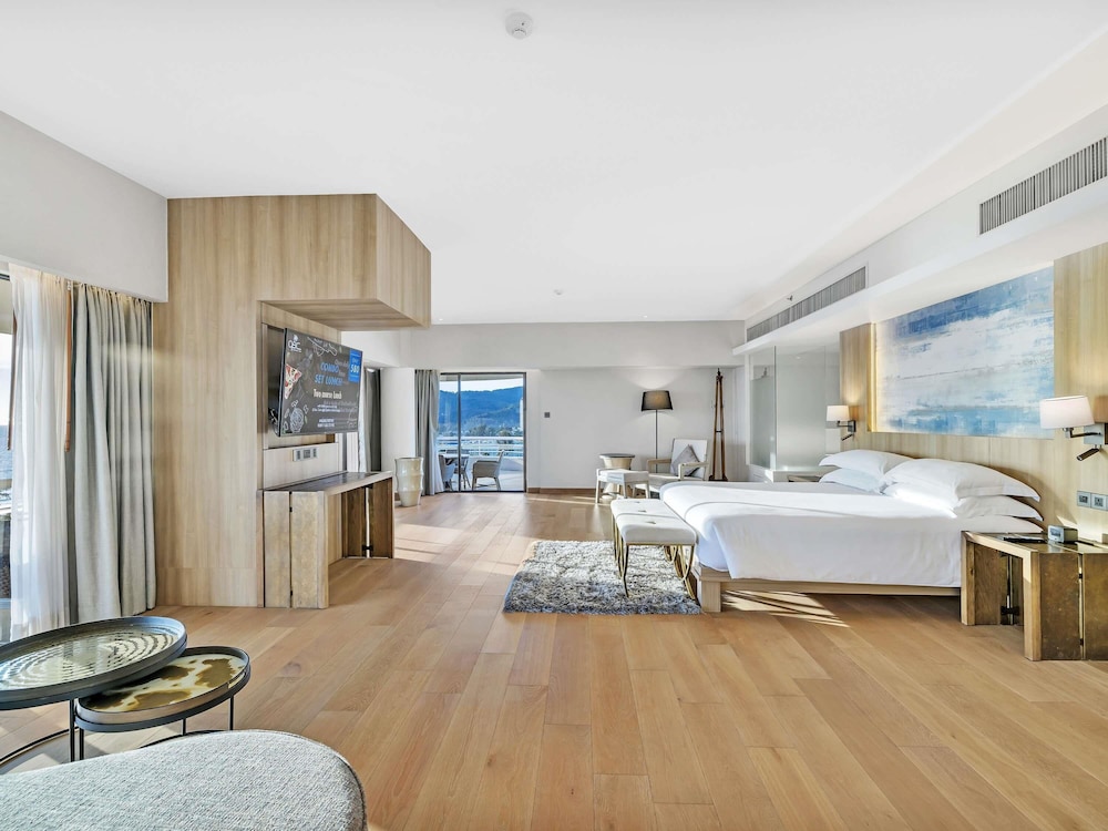 Pullman Phuket Karon Beach Resort — Hotel rooms in Karon, Phuket Province