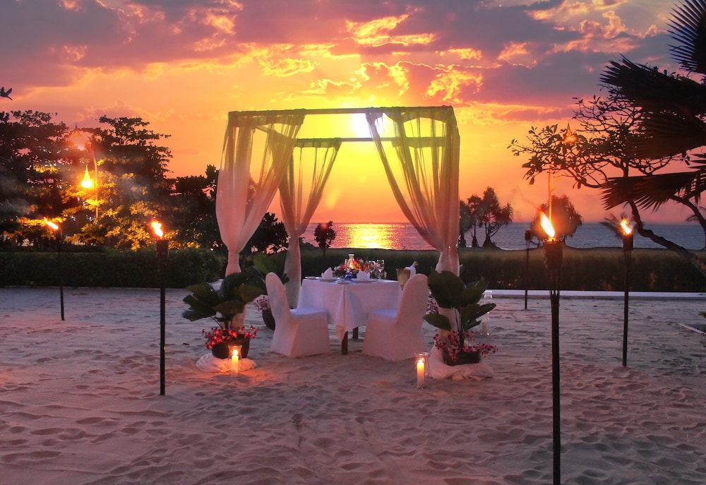 Pullman Phuket Karon Beach Resort — Beach in Karon, Phuket Province