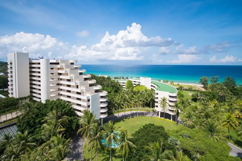 Pullman Phuket Karon Beach Resort — Hotel building in Karon, Phuket Province