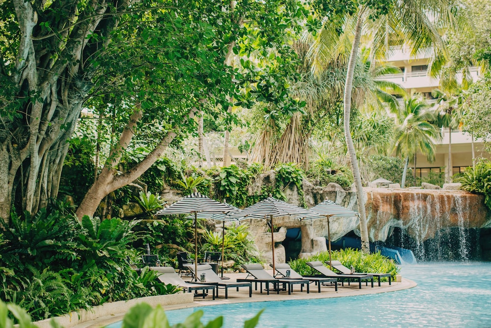 Pullman Phuket Karon Beach Resort — Swimming pool in Karon, Phuket Province