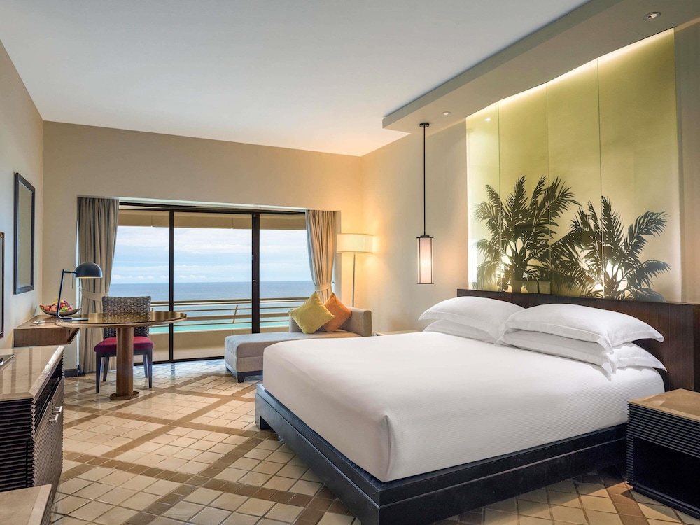 Pullman Phuket Karon Beach Resort — Hotel rooms in Karon, Phuket Province
