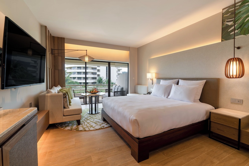 Pullman Phuket Karon Beach Resort — Hotel rooms in Karon, Phuket Province