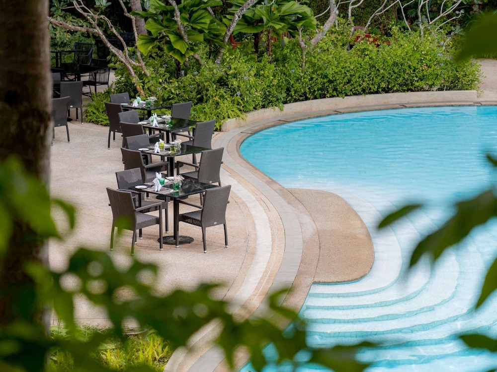 Pullman Phuket Karon Beach Resort — Restaurant & bars in Karon, Phuket Province