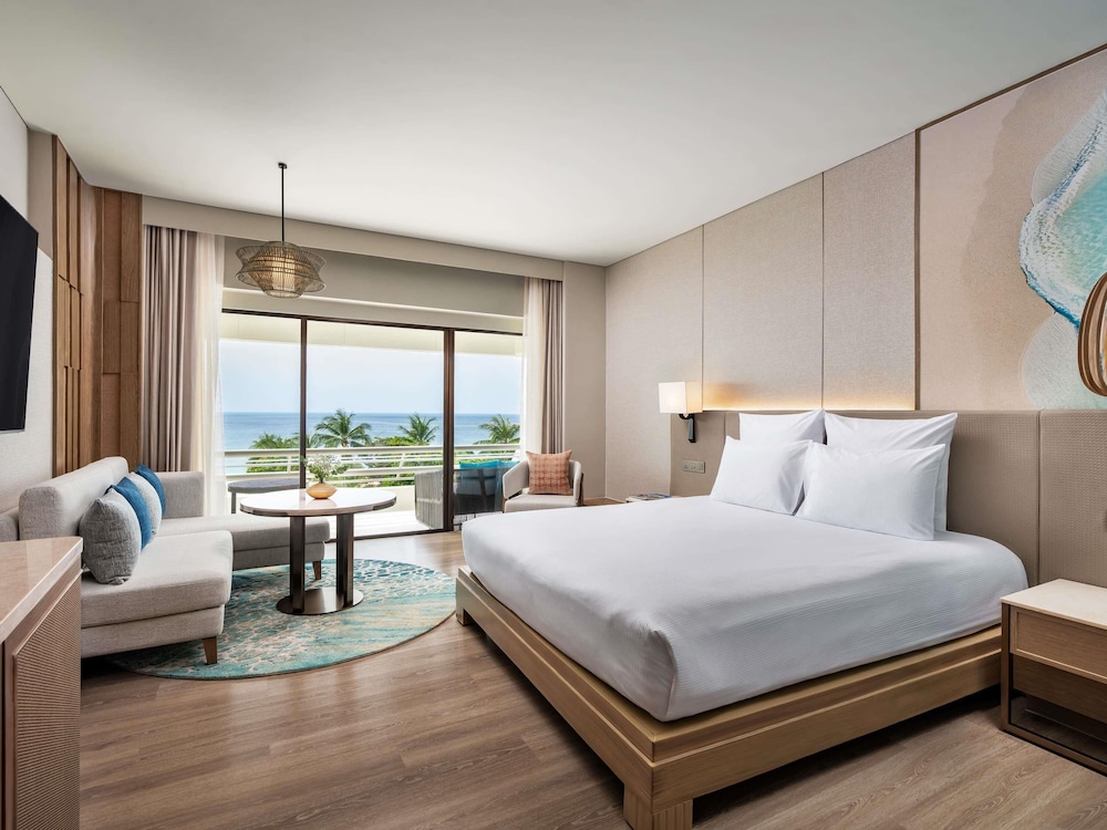 Pullman Phuket Karon Beach Resort — Hotel rooms in Karon, Phuket Province