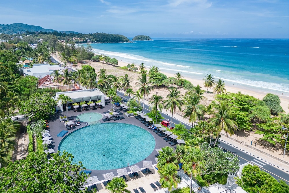 Pullman Phuket Karon Beach Resort — Swimming pool in Karon, Phuket Province