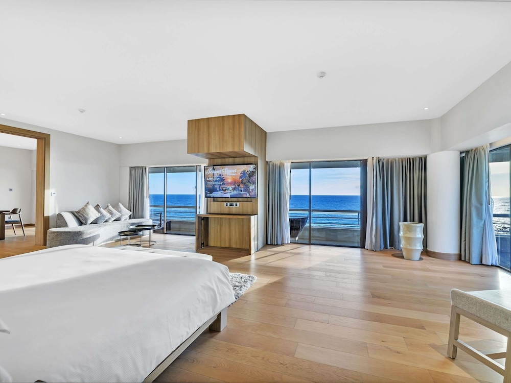 Pullman Phuket Karon Beach Resort — Hotel rooms in Karon, Phuket Province