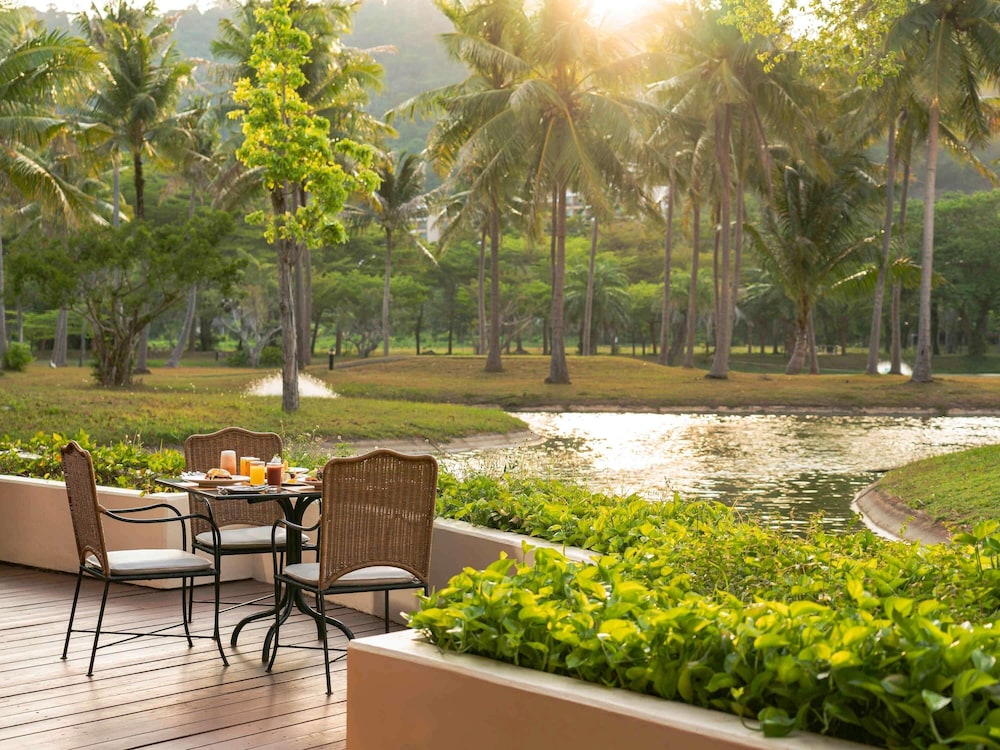 Pullman Phuket Karon Beach Resort — Restaurant & bars in Karon, Phuket Province