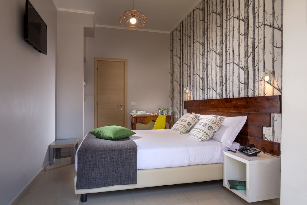 Urban Garden Hotel — Hotel rooms in Rome, Lazio