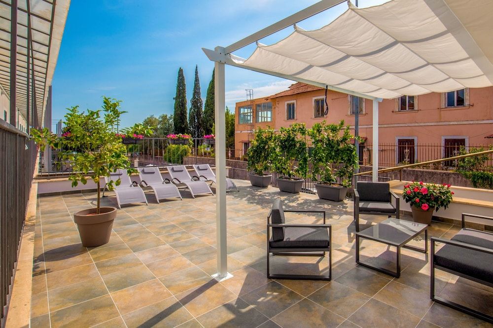Urban Garden Hotel