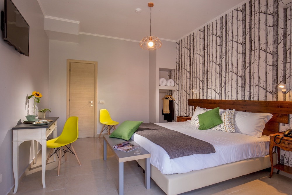 Urban Garden Hotel — Hotel rooms in Rome, Lazio