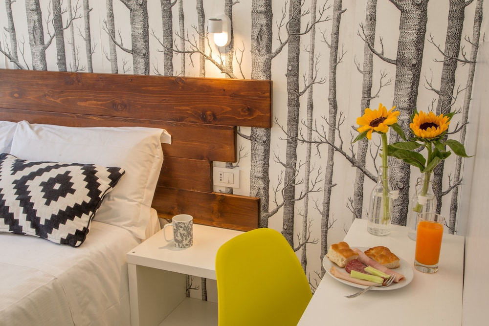 Urban Garden Hotel — Hotel rooms in Rome, Lazio