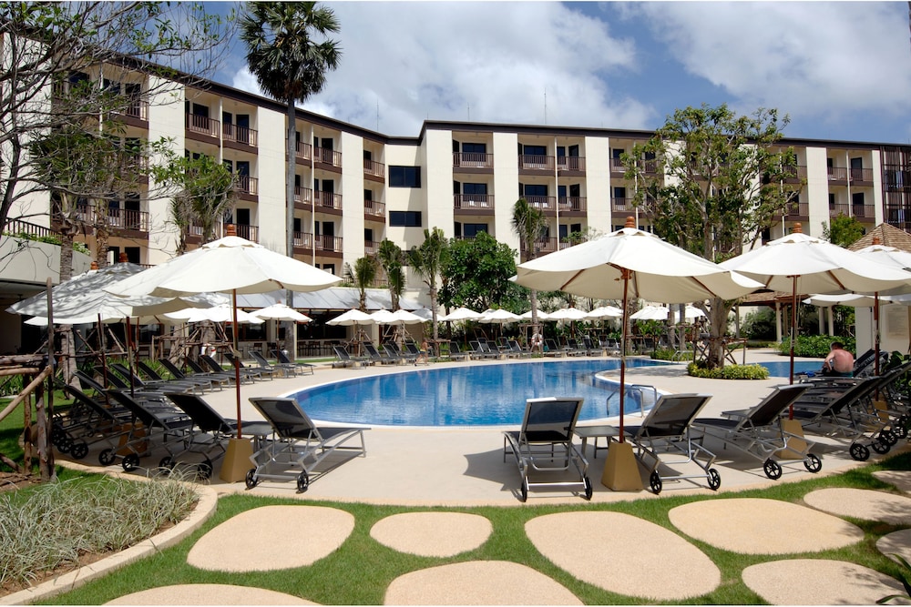 ibis Phuket Patong — Swimming pool in Patong Beach, Phuket Province