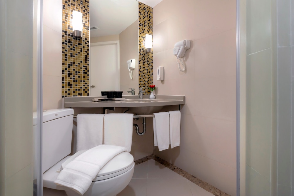 ibis Phuket Patong — Hotel rooms in Patong Beach, Phuket Province
