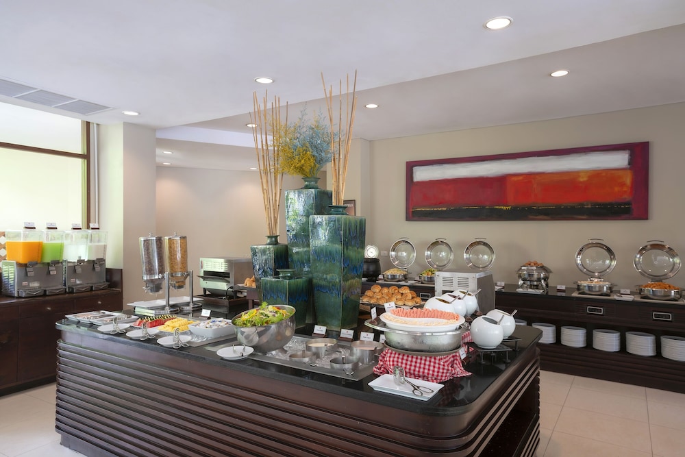 ibis Phuket Patong — Restaurant & bars in Patong Beach, Phuket Province