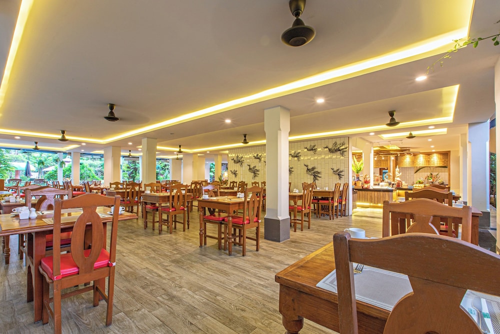 Kata Palm Resort — Restaurant & bars in Karon, Phuket Province