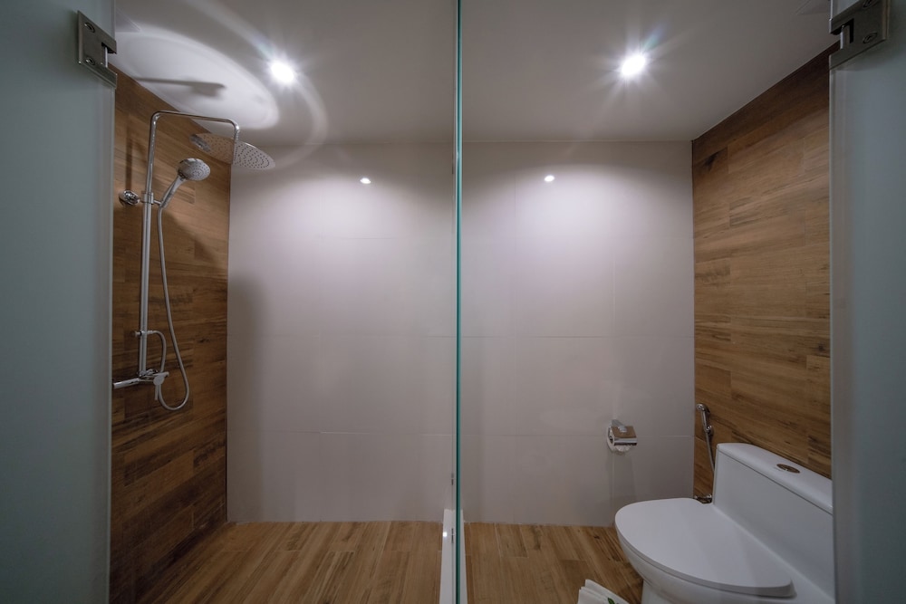 Kata Palm Resort — Hotel rooms in Karon, Phuket Province