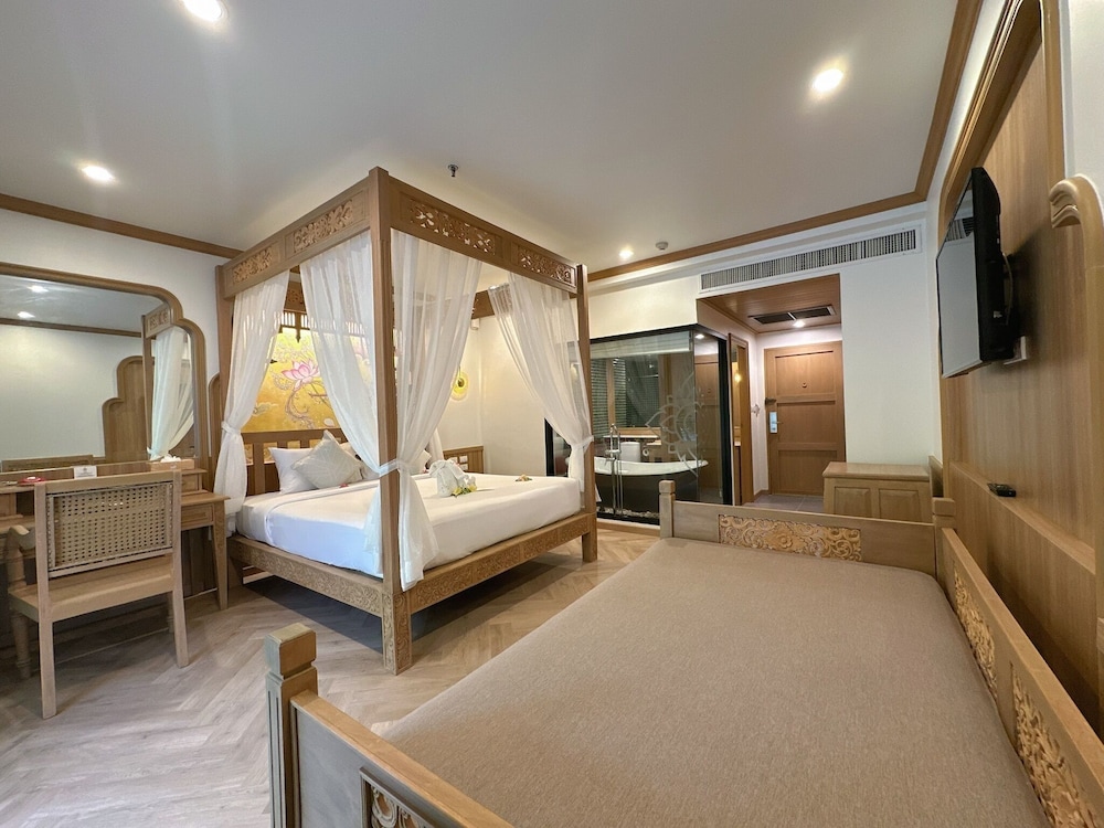 Kata Palm Resort — Hotel rooms in Karon, Phuket Province