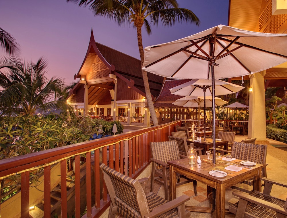 Novotel Phuket Resort — Restaurant & bars in Patong Beach, Phuket Province