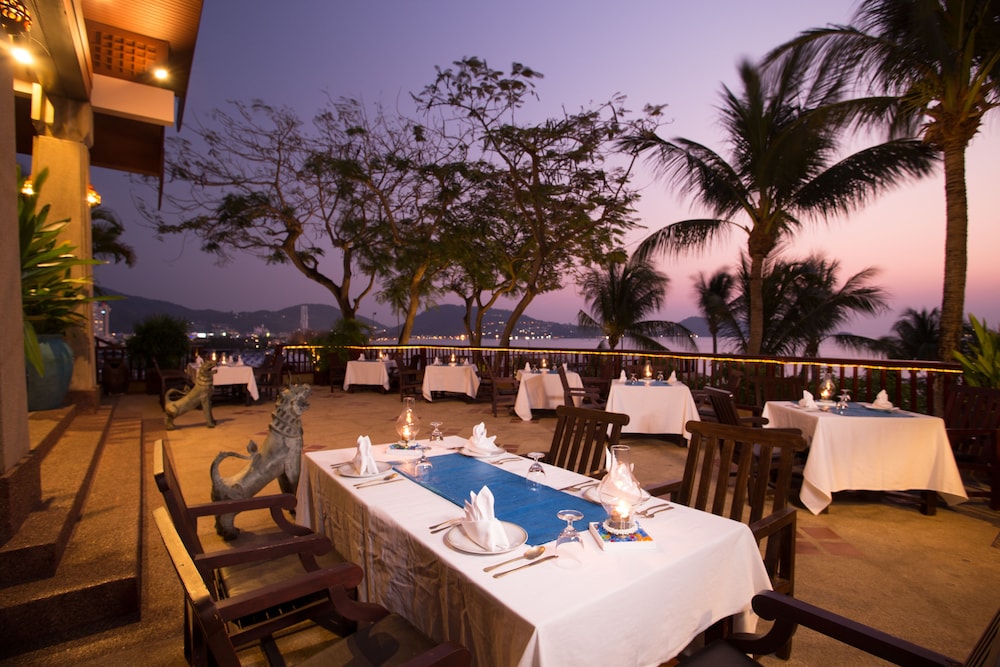 Novotel Phuket Resort — Restaurant & bars in Patong Beach, Phuket Province