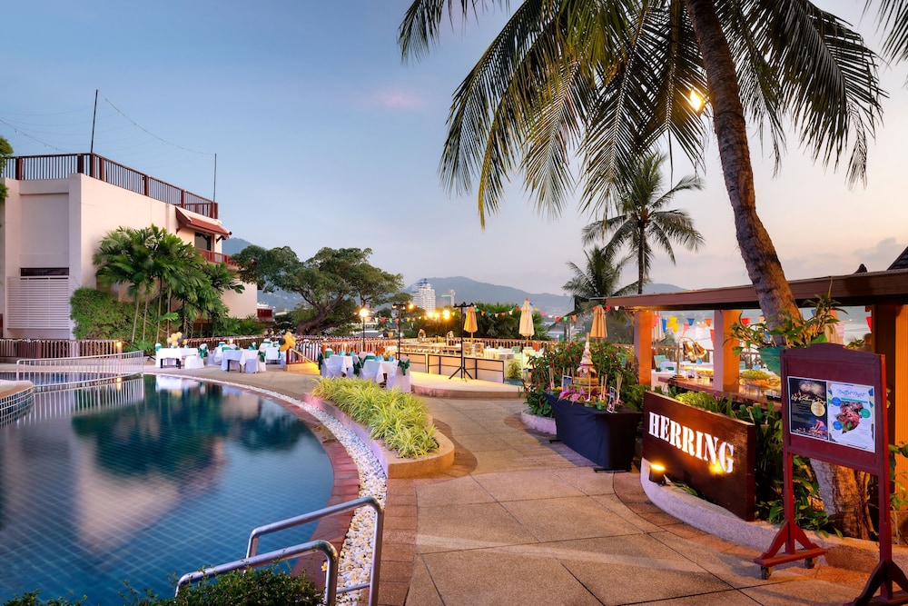 Novotel Phuket Resort — Restaurant & bars in Patong Beach, Phuket Province