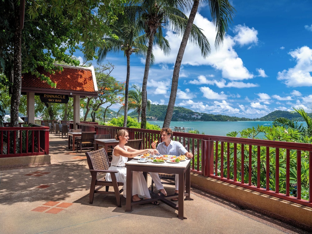 Novotel Phuket Resort — Restaurant & bars in Patong Beach, Phuket Province