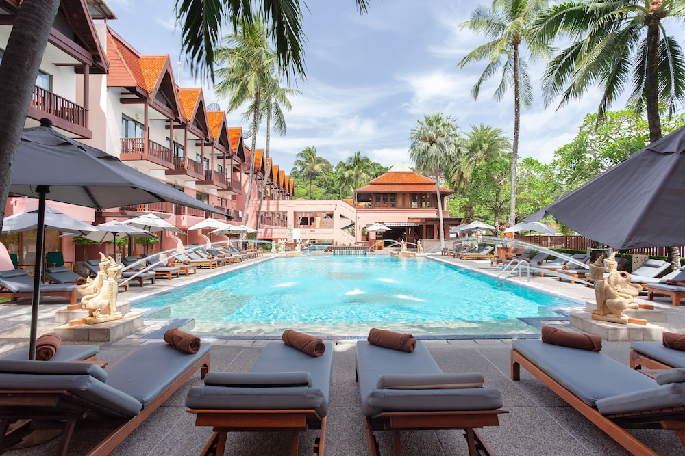 Seaview Patong Hotel — Swimming pool in Patong Beach, Phuket Province