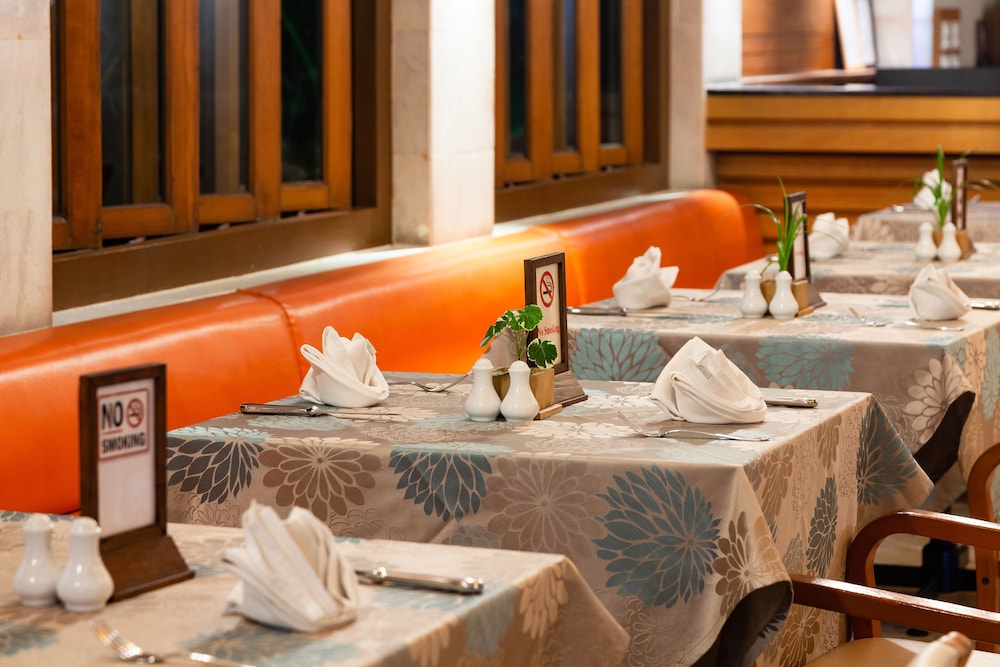 Seaview Patong Hotel — Restaurant & bars in Patong Beach, Phuket Province