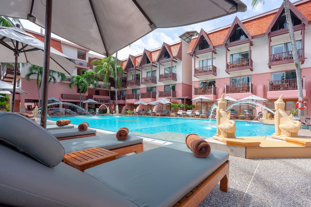 Seaview Patong Hotel — Swimming pool in Patong Beach, Phuket Province
