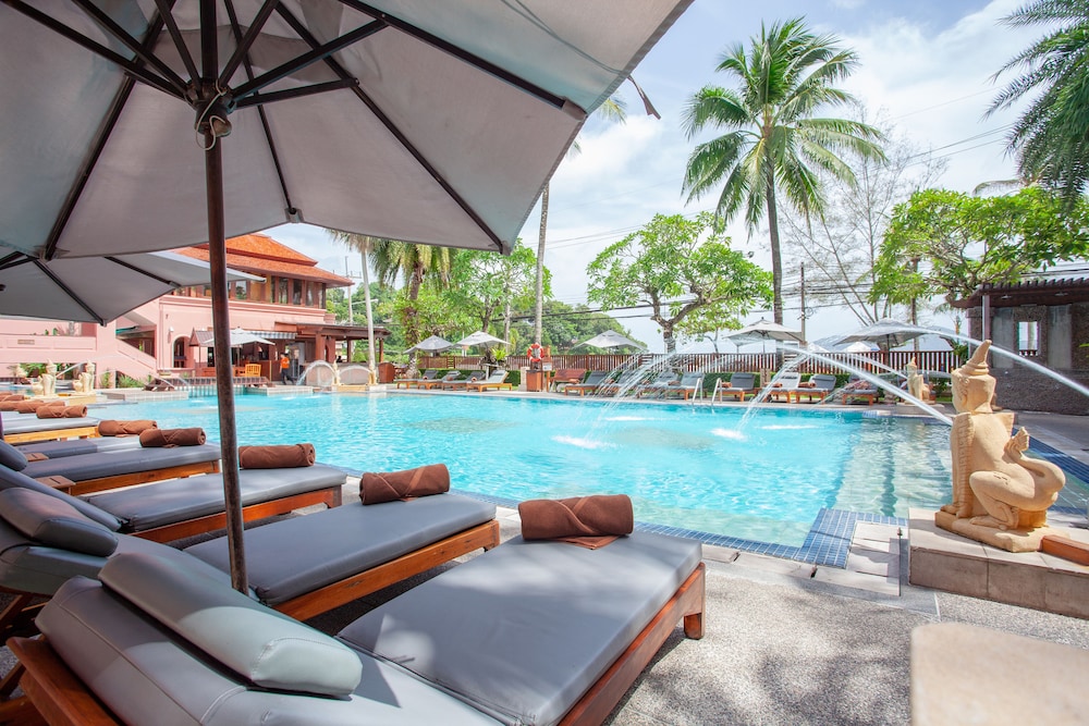 Seaview Patong Hotel — Swimming pool in Patong Beach, Phuket Province