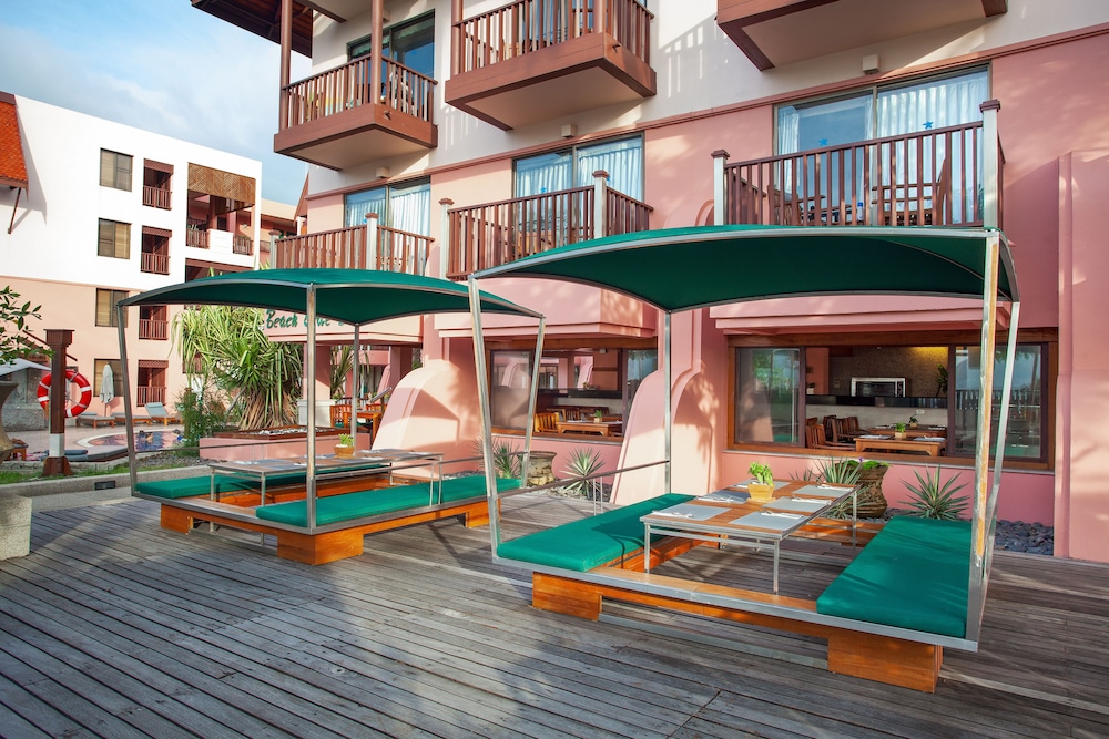 Seaview Patong Hotel — Restaurant & bars in Patong Beach, Phuket Province