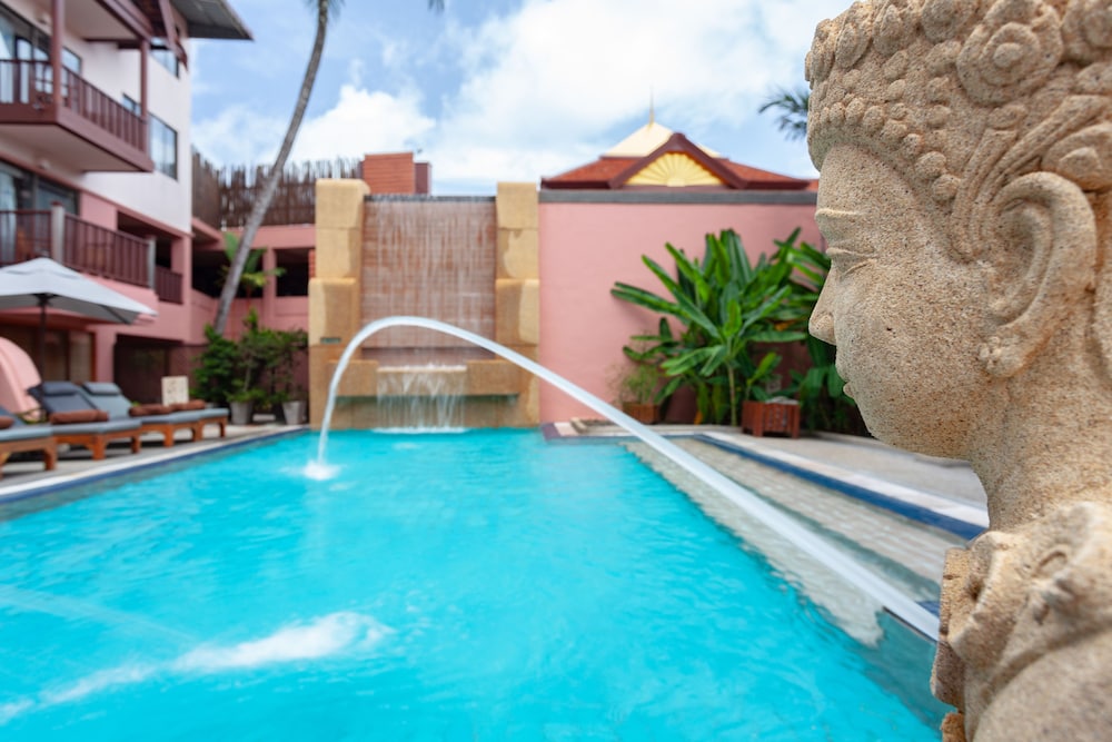 Seaview Patong Hotel — Swimming pool in Patong Beach, Phuket Province