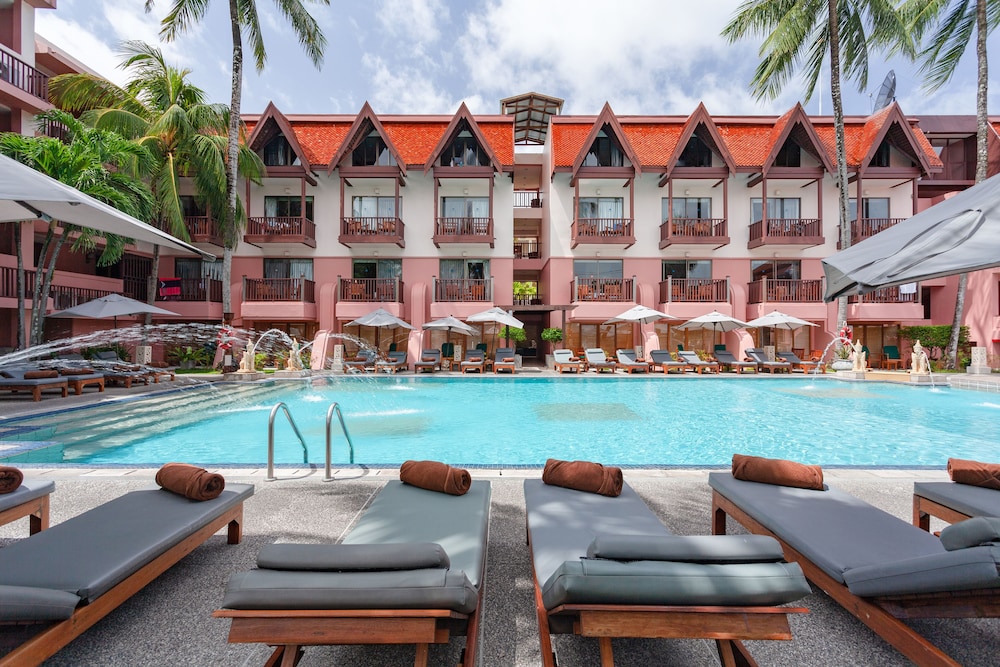 Seaview Patong Hotel — Swimming pool in Patong Beach, Phuket Province