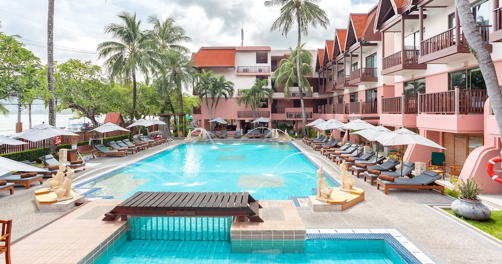 Seaview Patong Hotel — Swimming pool in Patong Beach, Phuket Province
