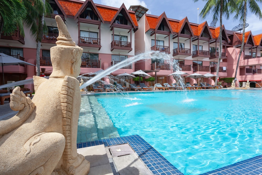 Seaview Patong Hotel — Swimming pool in Patong Beach, Phuket Province